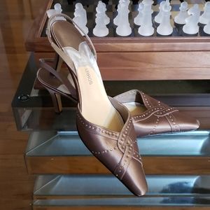 Gaparros pewter slingback heels